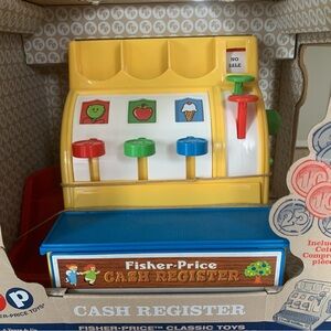 NWT. FISHER PRICE CASH REGISTER